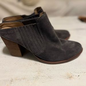 Steve Madden mules. Excellent used condition size 7.5. Smoke free home